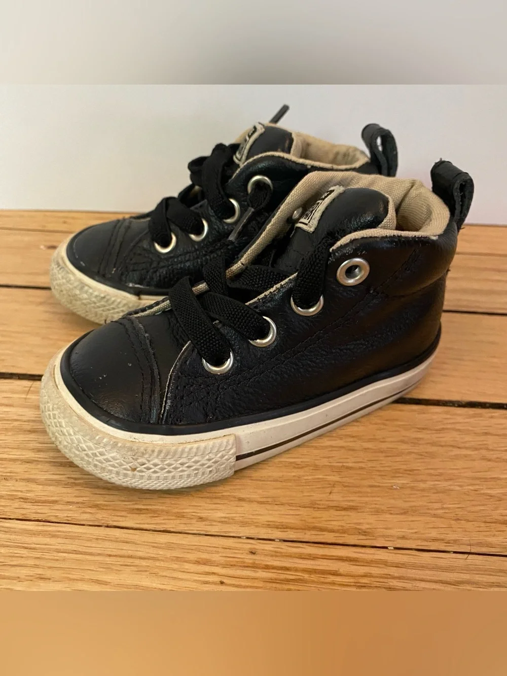 Converse All Star Sneakers Black Leather Toddler Sz 4 Lace Up Logo Classic Fun